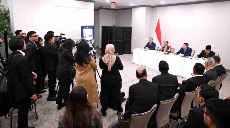 Menteri Energi dan Sumber Daya Mineral (ESDM) Bahlil Lahadalia menyampaikan keterangannya kepada awak media di Washington D.C., pada Jumat, 20 Februari 2026. 