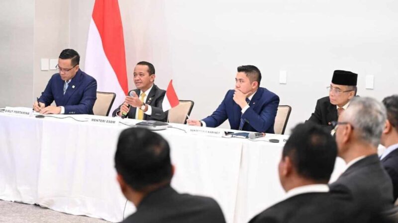 Menteri Energi dan Sumber Daya Mineral (ESDM) Bahlil Lahadalia menyampaikan keterangannya kepada awak media di Washington D.C., pada Jumat, 20 Februari 2026.