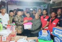 Pemerintah Kabupaten Bireuen bersama Palang Merah Indonesia (PMI) bergerak cepat membantu korban kebakaran rumah di Dusun Tgk Digarot, Desa Cot Geulanggang Tunong, Kecamatan Jeunieb, Kabupaten Bireuen