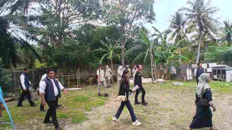 Proses cek TKP oleh Polda bengkulu, BPN, Pemilik Lahan dan Kuasa Hukum.