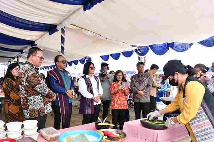 Festival Kuliner dan Pameran UMKM lokal dalam rangka peringatan Hari Jadi ke-22, Jumat, 26 Februari 2026, di Segmen V Waterfront City Pangururan.