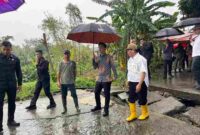Wakil Presiden (Wapres) Gibran Rakabuming melanjutkan agenda kunjungan kerjanya dengan meninjau langsung lokasi terdampak tanah bergerak di Kelurahan Jangli, Kecamatan Tembalang, Sabtu (14/02/2026).