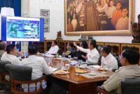 Presiden Prabowo Subianto memimpin rapat terbatas dengan sejumlah menteri Kabinet Merah Putih di Istana Merdeka, Jakarta, pada Kamis, 12 Februari 2026.