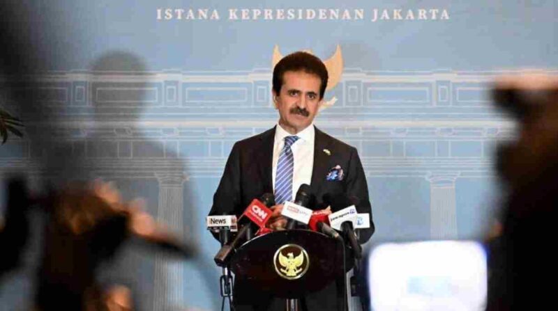 Duta Besar Republik Islam Pakistan untuk Indonesia, Zahid Hafeez Chaudhri memberikan keterangan pers kepada awak media di kompleks Istana Kepresidenan Jakarta, pada Kamis, 12 Februari 2026. 