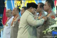 Presiden Republik Indonesia, Prabowo Subianto, menganugerahkan tanda kehormatan Satyalancana Wira Karya kepada sejumlah pejabat Polri yang dianggap berjasa dalam mendukung Program Makan Bergizi Gratis (MBG). 