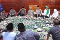Kapolres Simalungun Ajun Komisaris Besar Polisi Marganda Aritonang, S.I.K., S.H., M.M., memimpin program Sapa Ramadan Door to Door di Pondok Pesulukan Serambi Babussalam, Nagori Jawa Tongah, Kecamatan Hatonduhan, Kabupaten Simalungun, pada Senin (23 Februari 2026)