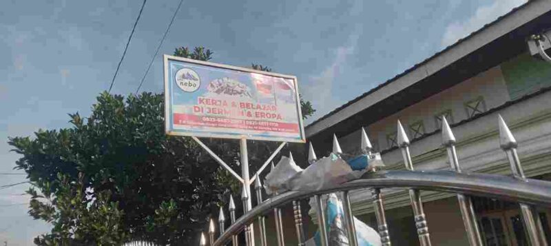 Plank LPK Nebo Jalan Melanton Siregar, Gang Cemara Ujung, Nomor 46 Pematangsiantar.