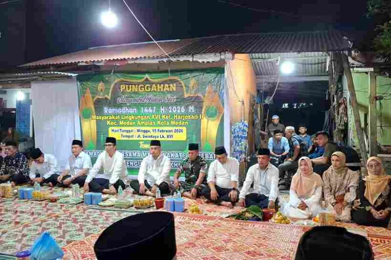 Duduk Bersila Bersama Warga, Rico Waas Sambut Ramadhan dengan Tradisi Punggahan