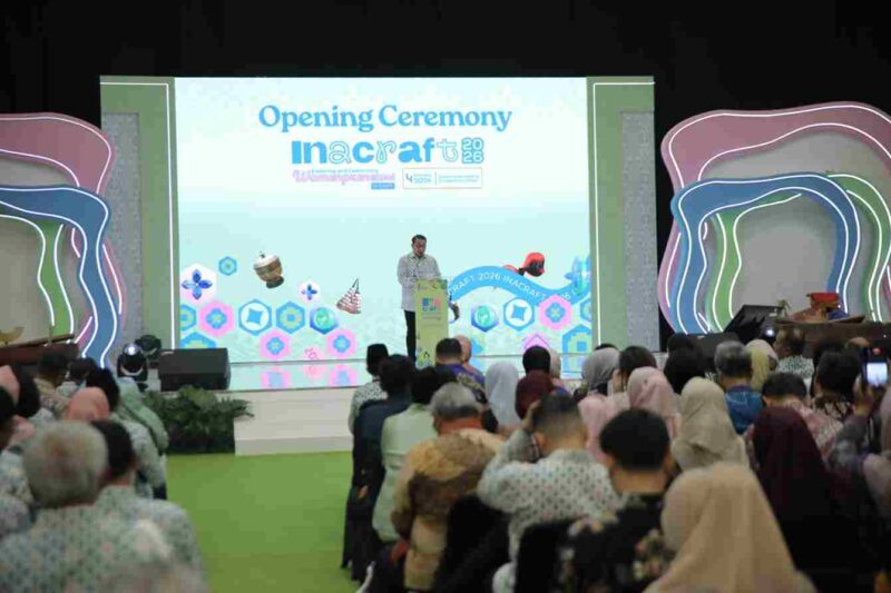 pembukaan pameran kerajinan terbesar di Indonesia, INACRAFT 2026, yang digelar di Jakarta International Convention Center (JICC), Jakarta.