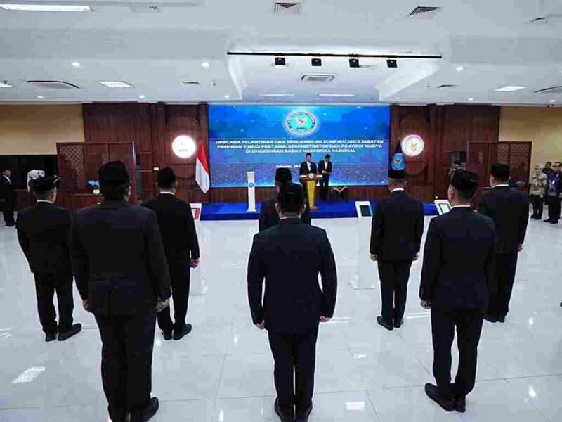 Kepala Badan Narkotika Nasional (BNN) RI, Suyudi Ario Seto, melantik dan mengambil sumpah 14 pejabat pimpinan tinggi pratama, pejabat administrasi, serta penyidik madya di Gedung Tan Satrisna BNN, Cawang, Jakarta Timur, pada Kamis, 26 Februari 2026.
