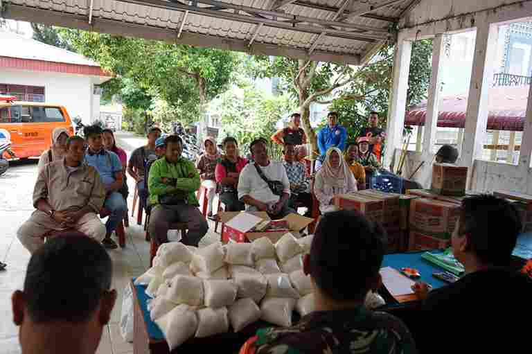 Pemerintah Kota (Pemko) Pematangsiantar menyerahkan bantuan kepada 30 kepala keluarga (KK), Minggu (15/2/2026).