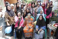 Ketua Tim Penggerak PKK Kota Pematangsiantar, Ny. Liswati Wesly Silalahi, meninjau kegiatan Pos Pelayanan Terpadu (Posyandu) di dua kecamatan pada Selasa pagi, 24 Februari 2026.