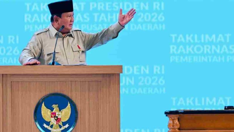 Presiden Prabowo Subianto menyampaikan taklimatnya pada Rapat Koordinasi Nasional (Rakornas) Pemerintah Pusat dan Daerah Tahun 2026 di Sentul International Convention Center (SICC), Kabupaten Bogor, Provinsi Jawa Barat, pada Senin, 2 Februari 2026. Foto: BPMI Setpres