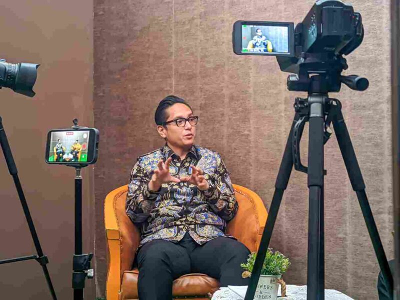 Wali Kota Medan Rico Waas memaparkan strategi mitigasi banjir dalam podcast Antara pada 19 Februari 2026.