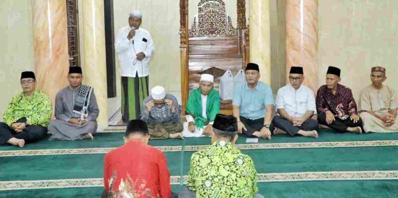 Suasana khidmat menyelimuti Masjid Istiqomah, Nagori Rambung Merah, Kecamatan Siantar, Kabupaten Simalungun, Sumatera Utara