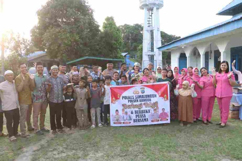 Polres Simalungun memperkuat hubungan dengan masyarakat melalui kegiatan Safari Ramadhan berupa pembagian takjil dan buka puasa bersama di Masjid Al Hidayah, Perkebunan Bukit Maraja, Kecamatan Gunung Malela. Kegiatan yang berlangsung pada Minggu sore, 22 Februari 2026,