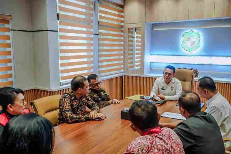Wakil Wali Kota Medan Zakiyuddin Harahap saat menerima Panitia Pelaksana Periodisasi Punguan Pasaribu Dohot Boruna (PPDB/PPRPI) Kota Medan di Balai Kota Medan, Rabu (25/2/2026).