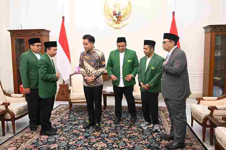 Wakil Presiden Gibran Rakabuming Raka menerima audiensi jajaran Pengurus Pusat Persatuan Umat Islam (PUI) di Istana Wakil Presiden, Jakarta, pada Jumat, 20 Februari 2026