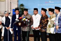 Para pimpinan pemerintah dan para ulama memberikan keterangannya kepada awak media di Istana Kepresidenan, Jakarta, pada Kamis, 5 Maret 2026. 