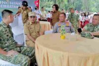 Bupati Simalungun, Dr. H. Anton Achmad Saragih, bersama Komandan Kodim 0207/Simalungun, Letkol Inf. Gede Agus Dian Pringgana.