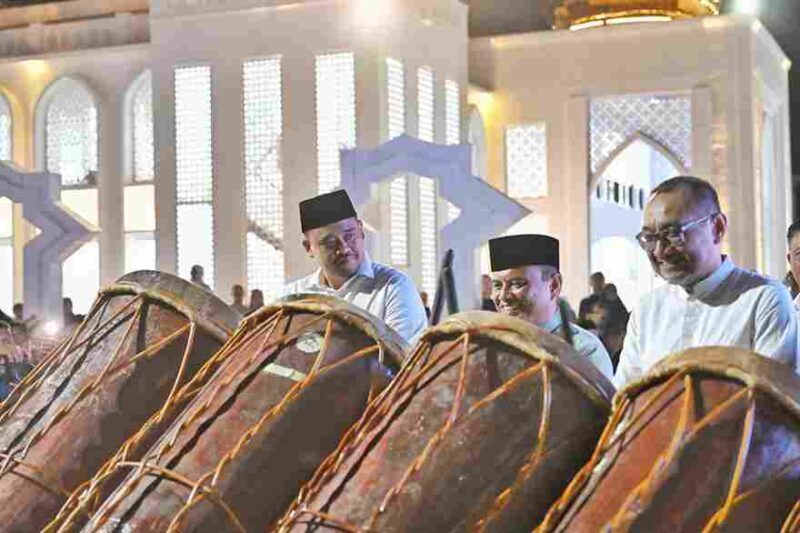 Gubernur Sumatera Utara (Sumut) Muhammad Bobby Nasution meluncurkan layanan Internet Gratis Ruang Publik di 8 Kota se Sumut, peluncuran ini dilaksanakan di Pelataran Masjid Agung Al-Abrar Kota Padang Sidempuan, Minggu (1/3/2026) malam.