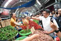 Gubernur Sumatera Utara (Sumut) Muhammad Bobby Afif Nasution melakukan Sidak ke sejumlah pasar tradisional, dalam rangka menjaga ketersediaan pasokan dan stabilitas harga pasokan harga bahan pangan strategis menjelang hari besar keagamaan nasional (HBKN), baru-baru ini, di Kota Medan.