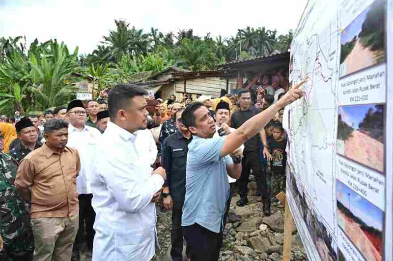 Gubernur Sumatera Utara, Muhammad Bobby Afif Nasution, memastikan pembangunan jalan di kawasan Sipiongot, Kabupaten Padang Lawas Utara.