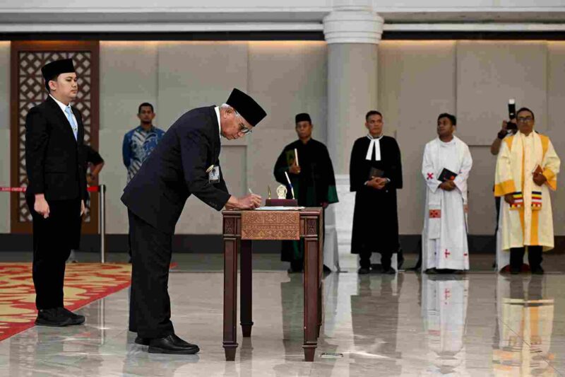 Wakil Gubernur Sumatera Utara Surya melantik 264 pejabat fungsional di Pemprov Sumut.
