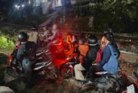 Para penagih utang dari PNM Mekar. 