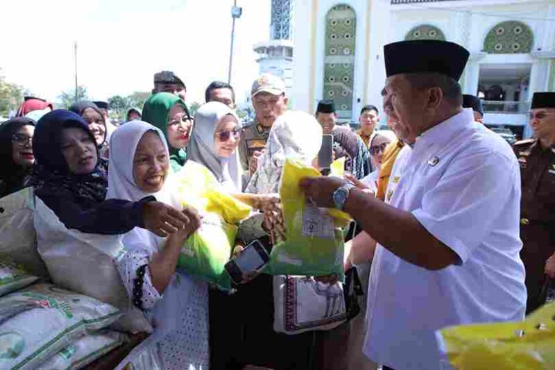 Pemerintah Kabupaten Asahan menggelar dzikir dan doa bersama di Masjid Agung H. Achmad Bakrie Kisaran sebagai bagian dari rangkaian peringatan Hari Jadi ke-80 Kabupaten Asahan.