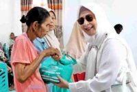 Ramadhan Berkah Simalungun, Ny Darmawati Saragih salurkan paket sembako