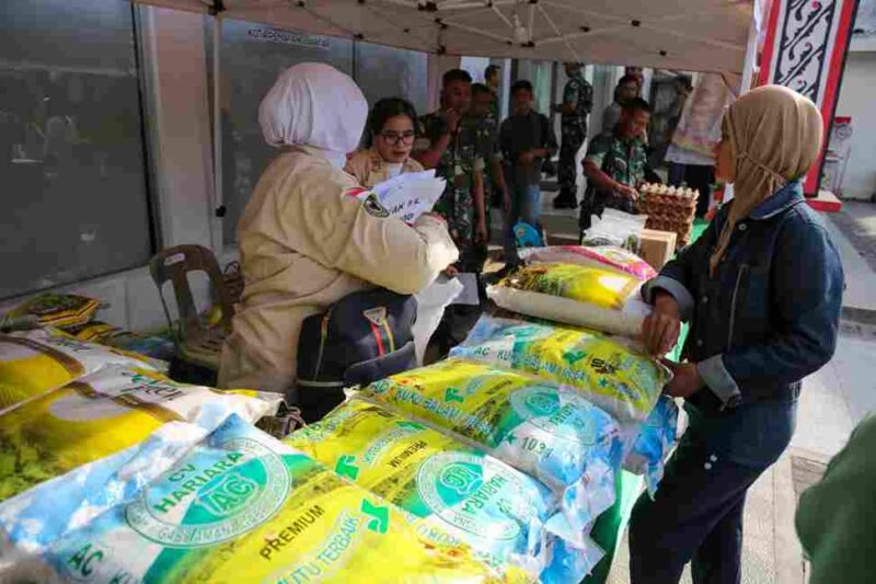 Bazar Ramadhan Serentak secara virtual di seluruh wilayah teritorial Indonesia dari Lapangan Parkir Pariwisata, Jalan Merdeka, Pematangsiantar, pada Jumat, 13 Februari 2026.