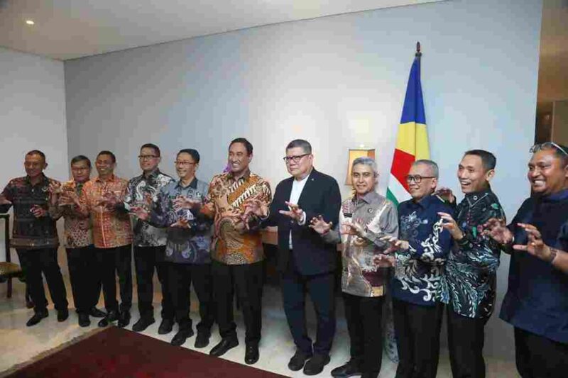 Komisaris Jenderal Polisi Suyudi Ario Seto, menghadiri undangan buka puasa bersama Duta Besar Seychelles untuk Indonesia, Nico Barito, di kawasan Menteng, Jakarta Pusat, pada Jumat (27/2/2026).
