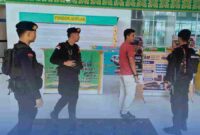Personel Brimob Polda Sumut melakukan pemantauan keamanan di Terminal Amplas Medan