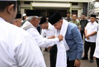 Wapres Gibran Rakabuming meninjau pelatihan AI dan robotik di Ponpes Baitul Arqom Al-Islami Bandung serta mendorong santri menguasai teknologi tanpa meninggalkan nilai keislaman.
