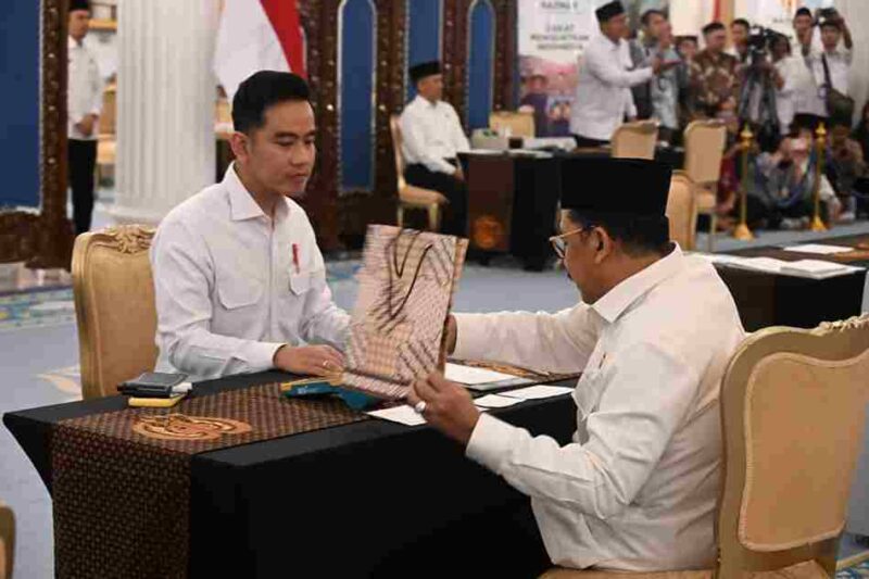 Wapres Gibran Rakabuming Raka menunaikan zakat melalui Baznas di Istana Negara sebagai teladan dan upaya memperkuat pengelolaan zakat nasional.