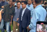 Wapres Gibran Rakabuming Raka melaksanakan salat Jumat di Masjid Abdullah Noor Pecenongan, Jakarta Pusat, serta menyalurkan 1.228 paket sembako kepada masyarakat menjelang Idulfitri.