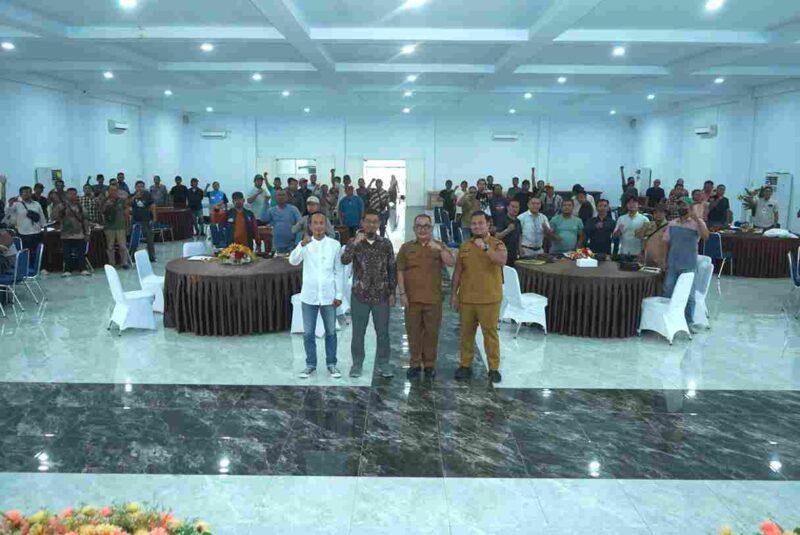 pelatihan peningkatan kapasitas jurnalistik bagi para jurnalis. Kegiatan tersebut berlangsung di Aula Melati, Kantor Bupati Asahan, pada Senin, 16 Maret 2026.