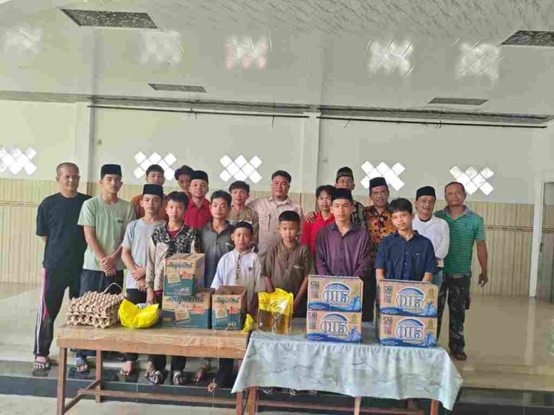 DPP LSM KARYA menyalurkan bantuan sembako dan santunan kepada anak-anak Panti Asuhan Taruna Melati di Pematangsiantar