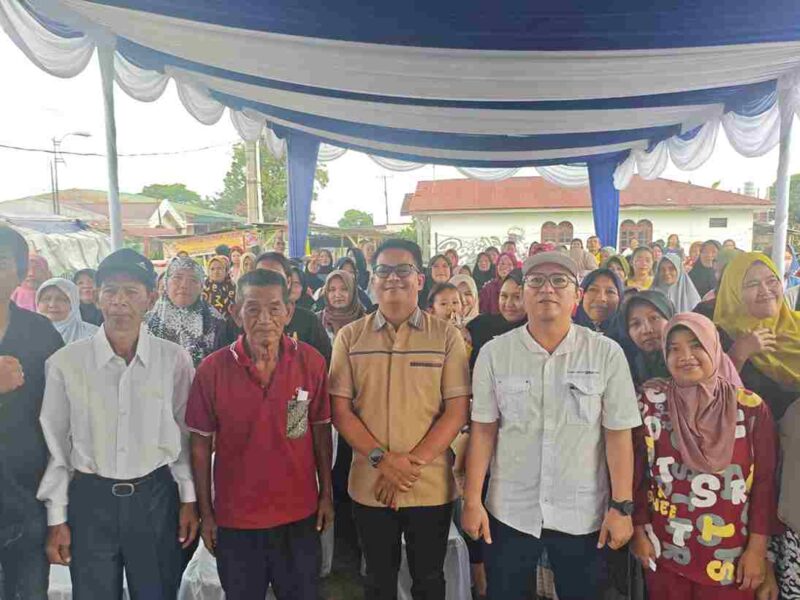 Anggota DPRD Kota Pematangsiantar dari Fraksi Partai Demokrat, Metro Bodyart Hutagaol, S.H., menyerap aspirasi masyarakat dalam kegiatan reses Masa Sidang II DPRD di daerah pemilihan Siantar II yang meliputi Kecamatan Siantar Martoba dan Siantar Sitalasari