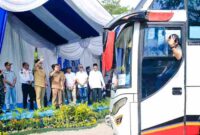 Wali Kota Medan Rico Waas melepas 4.000 peserta Mudik Bareng Pemko Medan 2026 dari Terminal Amplas.