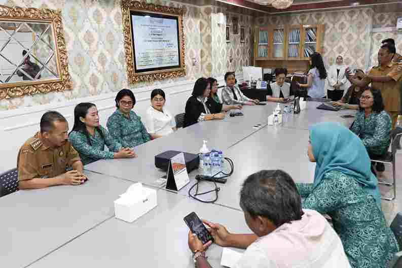 Ketua Tim Penggerak PKK Kota Pematangsiantar Ny. Liswati Wesly Silalahi melakukan kunjungan dan audiensi dengan jajaran direksi Rumah Sakit Vita Insani di Jalan Merdeka pada Selasa, 10 Maret 2026.