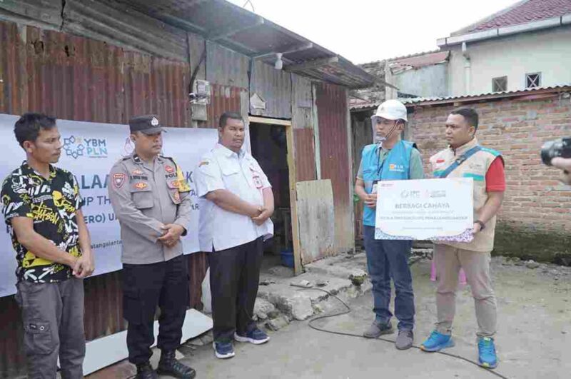 PT PLN (Persero) Unit Pelaksana Pelayanan Pelanggan (UP3) Pematangsiantar melaksanakan program penyambungan listrik gratis bagi masyarakat melalui program Light Up The Dream. pada Rabu, 4 Maret 2026, 