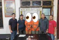 Kepolisian Sektor Bangun, Kabupaten Simalungun, mengamankan dua pria yang diduga terlibat peredaran narkotika jenis sabu di sebuah warung tuak di kawasan bekas lokalisasi Bukit Maraja pada Rabu malam, 25 Februari 2026.