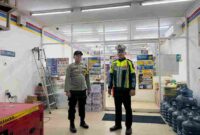 Bhabinkamtibmas Polsek Barumun Tengah melaksanakan kegiatan Patroli Blue Light dan Patroli Dialogis di wilayah hukumnya, Minggu (1/3/2026) pukul 20.00 WIB hingga selesai.