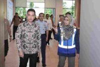 Wapres Gibran meninjau Jasa Marga Toll Road Command Centre untuk memastikan kesiapan arus mudik Nyepi dan Lebaran 2026