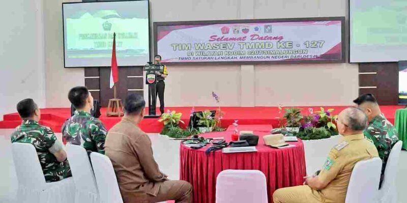 Forum Koordinasi Pimpinan Daerah (Forkopimda) menyambut kunjungan kerja Tim Pengawasan dan Evaluasi (Wasev) Program TNI Manunggal Membangun Desa (TMMD) Ke-127 Tahun 2026 di wilayah Kodim 0207/Simalungun, Senin (2/3/2026)