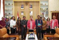 Wali Kota Pematangsiantar, Wesly Silalahi, S.H., M.Kn., menerima audiensi Panitia Jubileum 75 Tahun Gereja Kristen Protestan (GKPS) Jalan Sudirman di Command Center, Lantai 2 Balai Kota Pematangsiantar