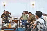 Gubernur Sumatera Utara (Sumut) Bobby Afif Nasution bertemu dengan Bupati Tapanuli Tengah Masinton Pasaribu dan Kepala Balai Besar Wilayah Sungai (BBWS) Sumatera II Medan di Ruang Kerja Gubernur Lt. 10 Kantor Gubernur Sumut Jalan Diponegoro Nomor 30 Medan, Jumat (10/4/2026).