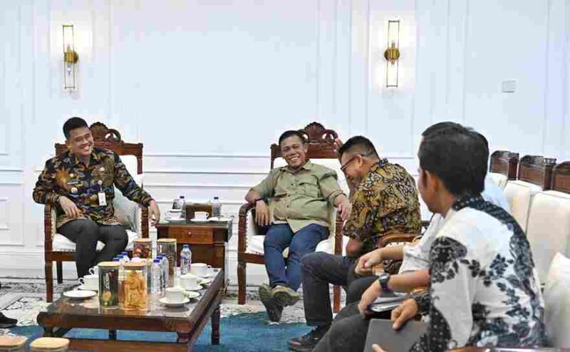 Gubernur Sumatera Utara (Sumut) Bobby Afif Nasution bertemu dengan Bupati Tapanuli Tengah Masinton Pasaribu dan Kepala Balai Besar Wilayah Sungai (BBWS) Sumatera II Medan di Ruang Kerja Gubernur Lt. 10 Kantor Gubernur Sumut Jalan Diponegoro Nomor 30 Medan, Jumat (10/4/2026).